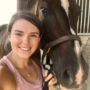 Meet your Posher, Caitlin